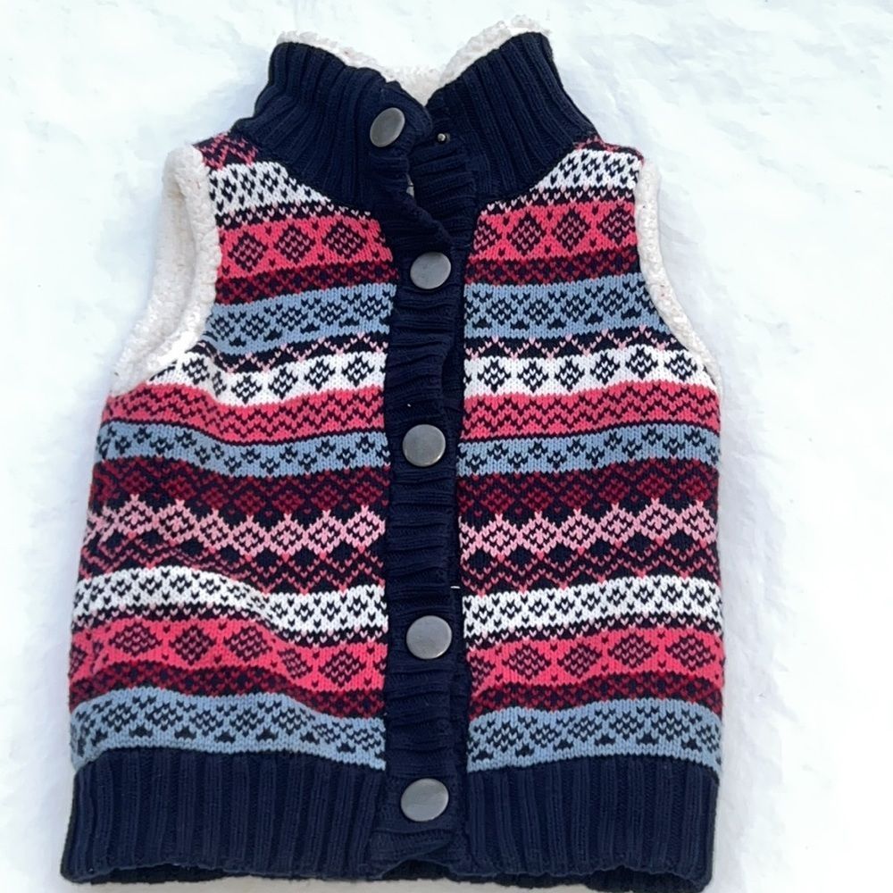 Jillian’s Closet snap button fuzzy lined vest size 6